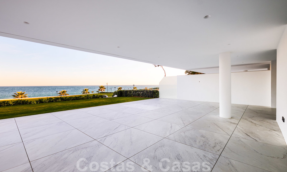 Apartamento ultra lujoso y vanguardista frente a la playa en venta en un exclusivo complejo en la Nueva Milla de Oro, Estepona Este 22009