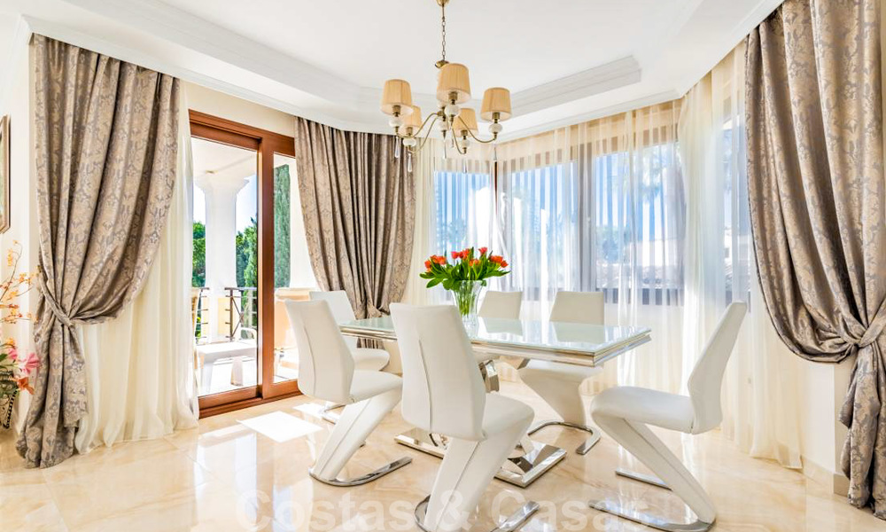 Hermosa villa de lujo moderna-mediterránea en venta, cerca de la playa y las comodidades, Marbella Este 22299