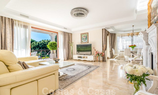 Hermosa villa de lujo moderna-mediterránea en venta, cerca de la playa y las comodidades, Marbella Este 22300 