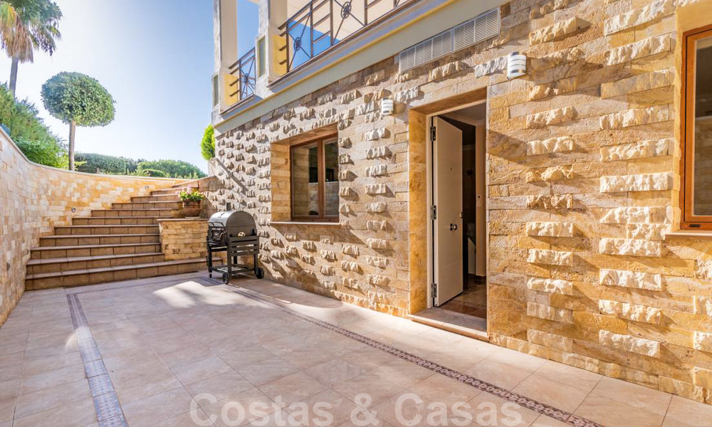 Hermosa villa de lujo moderna-mediterránea en venta, cerca de la playa y las comodidades, Marbella Este 22305