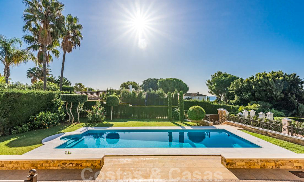 Hermosa villa de lujo moderna-mediterránea en venta, cerca de la playa y las comodidades, Marbella Este 22308
