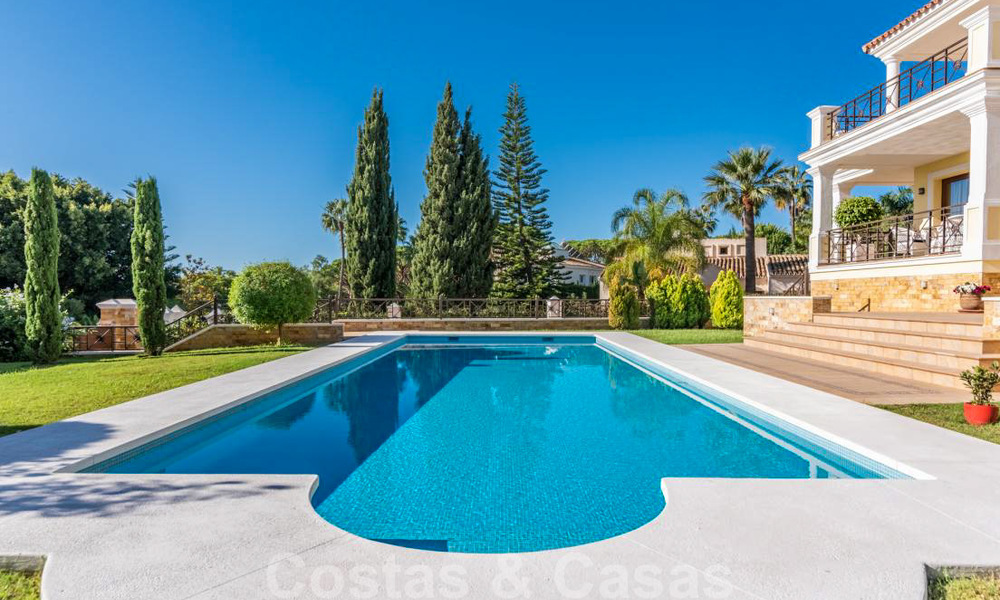 Hermosa villa de lujo moderna-mediterránea en venta, cerca de la playa y las comodidades, Marbella Este 22309