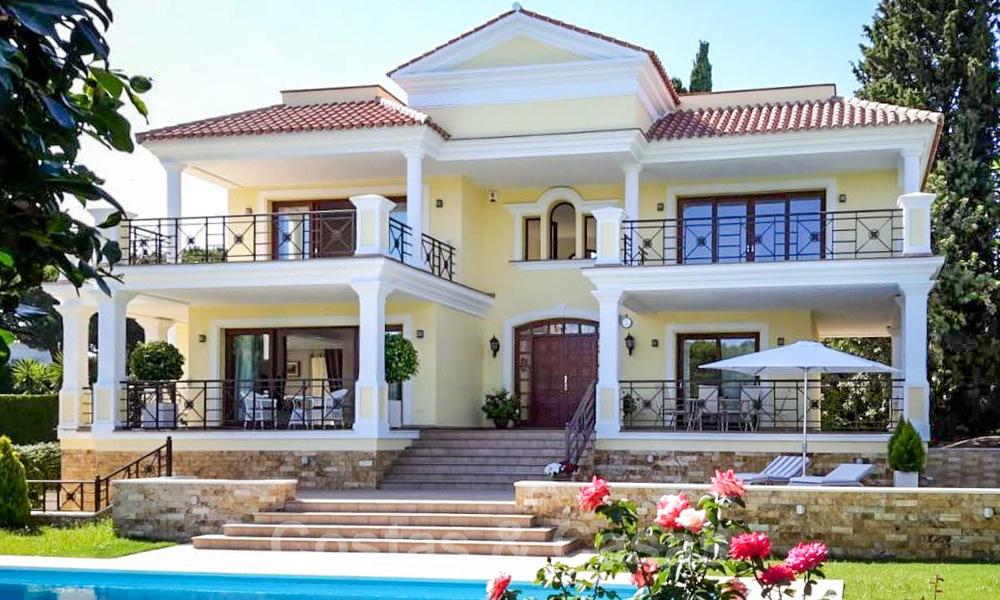 Hermosa villa de lujo moderna-mediterránea en venta, cerca de la playa y las comodidades, Marbella Este 22313