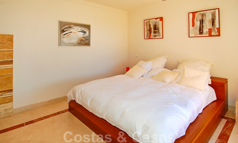 Gran Bahia: Apartamentos de lujo en venta cerca de la playa en un prestigioso complejo, justo al este de la ciudad de Marbella 23024