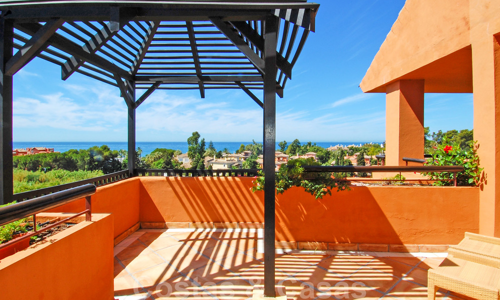 Gran Bahia: Apartamentos de lujo en venta cerca de la playa en un prestigioso complejo, justo al este de la ciudad de Marbella 23025