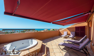 Gran Bahia: Apartamentos de lujo en venta cerca de la playa en un prestigioso complejo, justo al este de la ciudad de Marbella 23032 