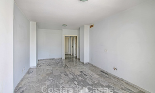 Amplio apartamento de 3 dormitorios en venta en Nueva Andalucía - Marbella, a poca distancia de la playa y Puerto Banús 23122 