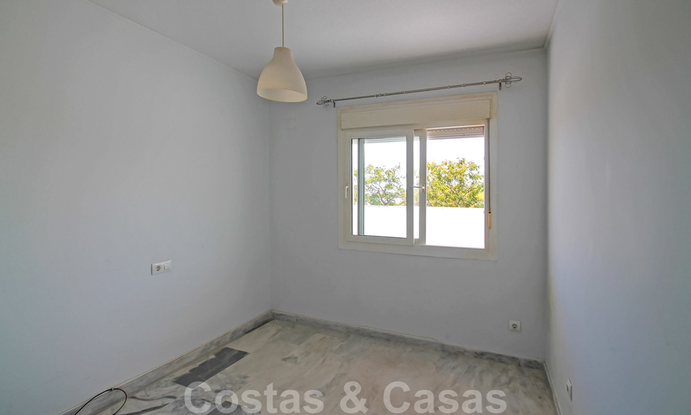 Amplio apartamento de 3 dormitorios en venta en Nueva Andalucía - Marbella, a poca distancia de la playa y Puerto Banús 23136