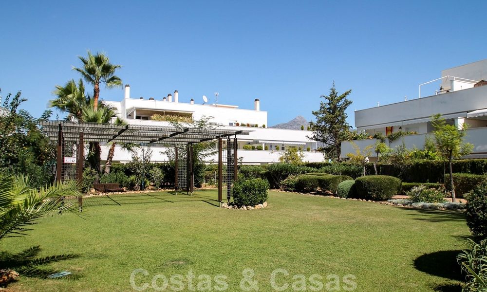 Amplio apartamento de 3 dormitorios en venta en Nueva Andalucía - Marbella, a poca distancia de la playa y Puerto Banús 23139