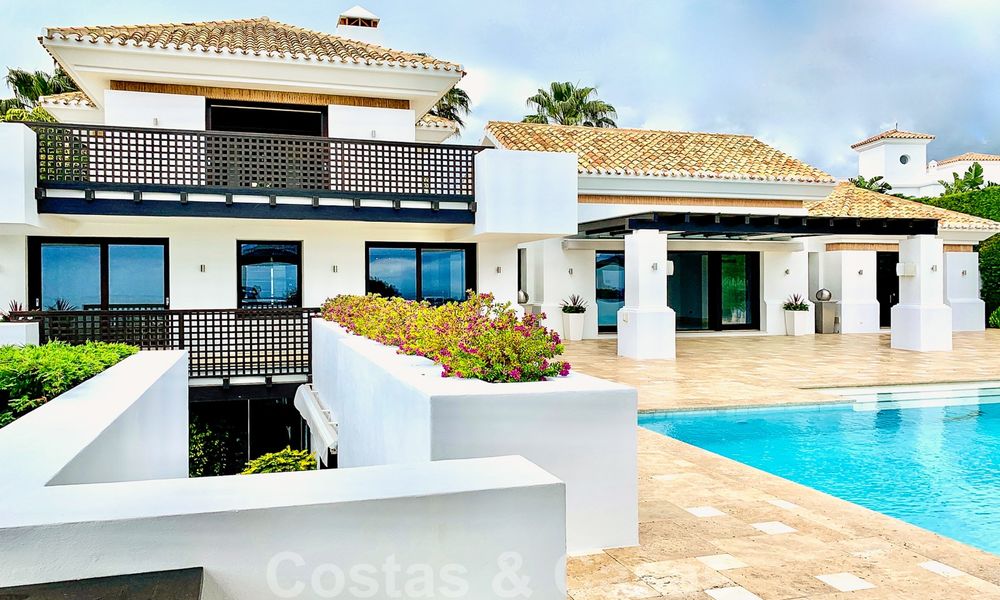 Magnífica villa con vistas panorámicas al mar en venta en un prestigioso complejo de golf 5* en la Nueva Milla de Oro, entre Marbella y Estepona 23300