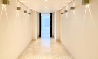 Magnífica villa con vistas panorámicas al mar en venta en un prestigioso complejo de golf 5* en la Nueva Milla de Oro, entre Marbella y Estepona 23307 