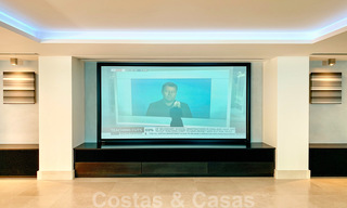 Magnífica villa con vistas panorámicas al mar en venta en un prestigioso complejo de golf 5* en la Nueva Milla de Oro, entre Marbella y Estepona 23311 