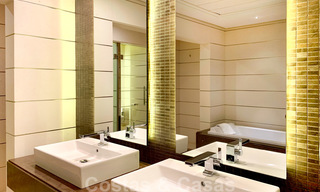 Magnífica villa con vistas panorámicas al mar en venta en un prestigioso complejo de golf 5* en la Nueva Milla de Oro, entre Marbella y Estepona 23317 