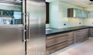 Magnífica villa con vistas panorámicas al mar en venta en un prestigioso complejo de golf 5* en la Nueva Milla de Oro, entre Marbella y Estepona 23329 