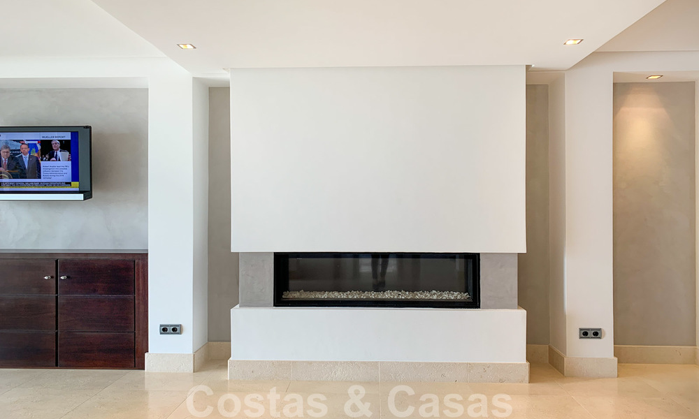 Magnífica villa con vistas panorámicas al mar en venta en un prestigioso complejo de golf 5* en la Nueva Milla de Oro, entre Marbella y Estepona 23338