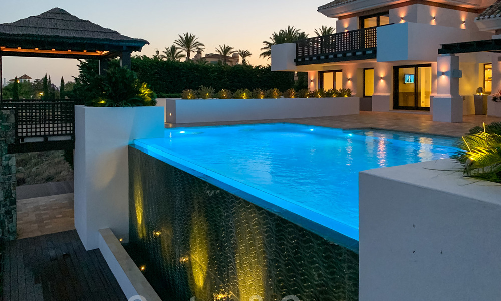Magnífica villa con vistas panorámicas al mar en venta en un prestigioso complejo de golf 5* en la Nueva Milla de Oro, entre Marbella y Estepona 23345