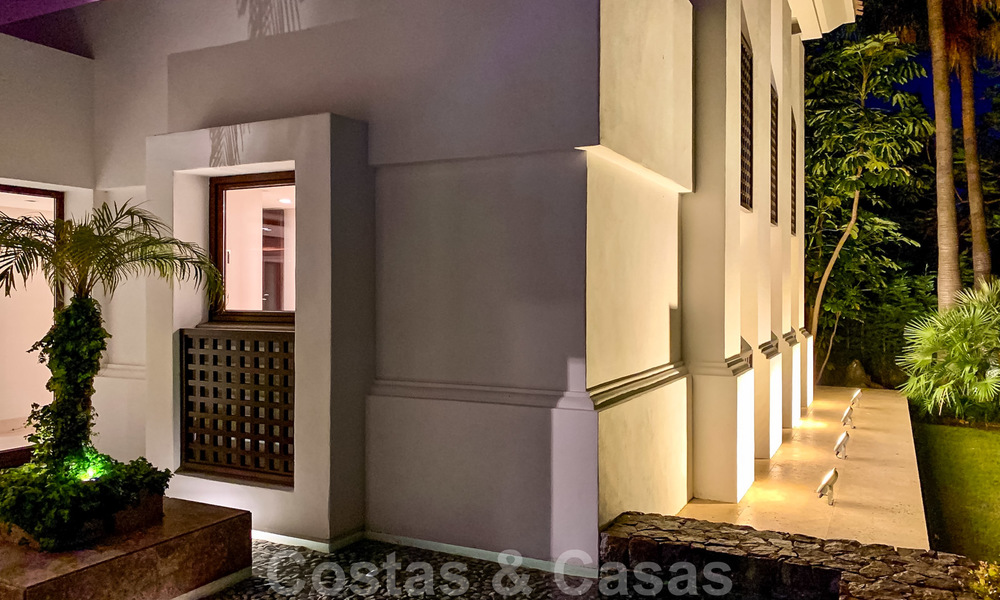 Magnífica villa con vistas panorámicas al mar en venta en un prestigioso complejo de golf 5* en la Nueva Milla de Oro, entre Marbella y Estepona 23351