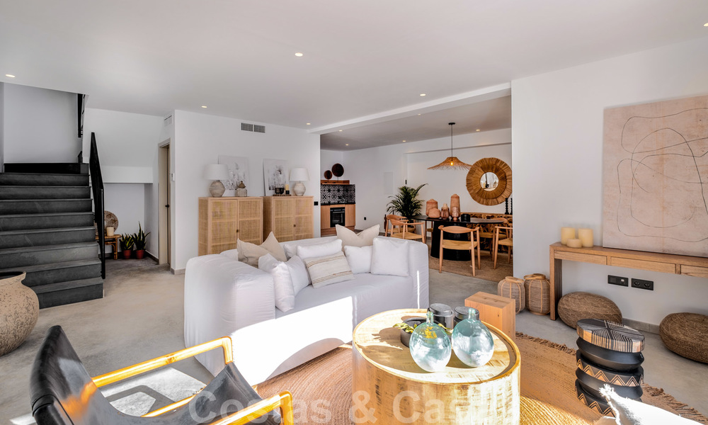 Hermosa villa pareada de estilo Ibiza a la venta, a poca distancia de la playa y el centro de San Pedro - Marbella 23372