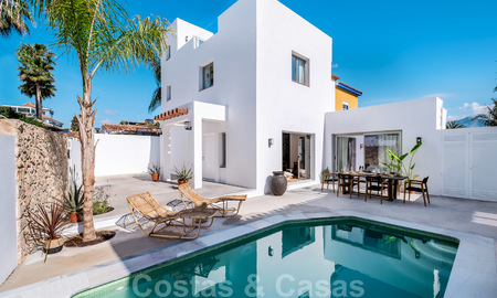 Hermosa villa pareada de estilo Ibiza a la venta, a poca distancia de la playa y el centro de San Pedro - Marbella 23376