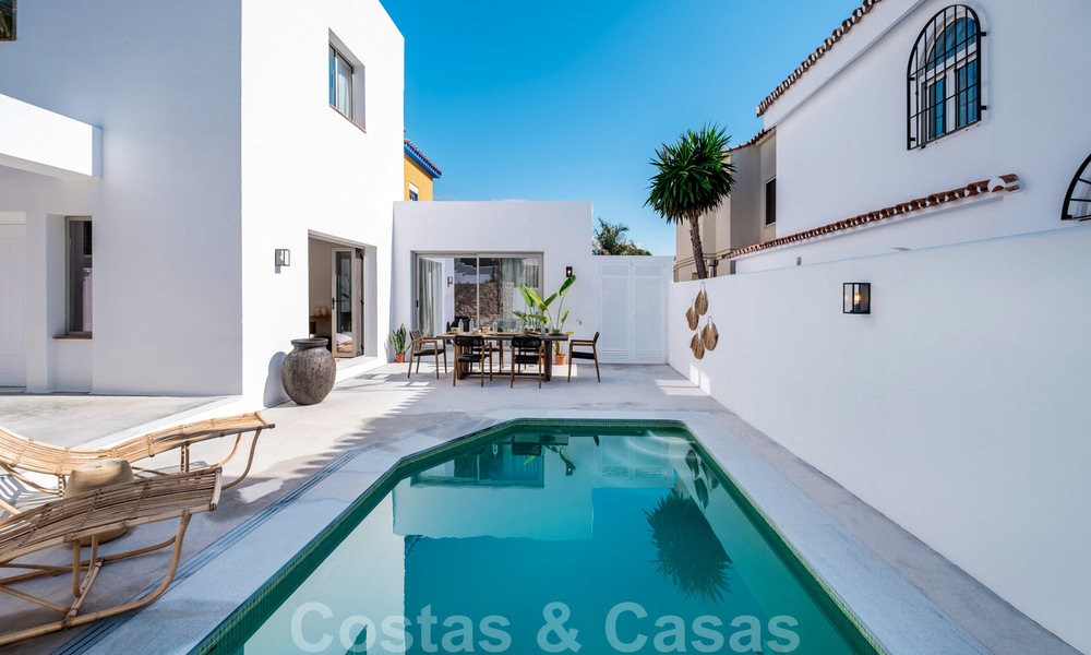 Hermosa villa pareada de estilo Ibiza a la venta, a poca distancia de la playa y el centro de San Pedro - Marbella 23377