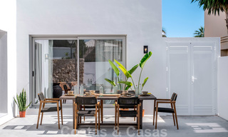 Hermosa villa pareada de estilo Ibiza a la venta, a poca distancia de la playa y el centro de San Pedro - Marbella 23382 