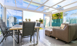 Villa en primera línea de playa en venta en la Nueva Milla de Oro, entre Marbella y Estepona 23470 