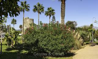 Villa en primera línea de playa en venta en la Nueva Milla de Oro, entre Marbella y Estepona 23486 