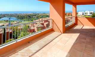 Apartamentos de lujo a la venta en Royal Flamingos con impresionantes vistas al golf y al mar en Marbella - Benahavis 23562 