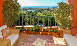 Apartamentos de lujo a la venta en Royal Flamingos con impresionantes vistas al golf y al mar en Marbella - Benahavis 23573 