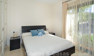 Apartamentos de lujo a la venta con impresionantes vistas al golf y al mar en Marbella - Benahavis 23721 