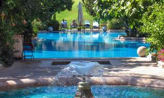 Apartamentos de lujo a la venta con impresionantes vistas al golf y al mar en Marbella - Benahavis 23994 