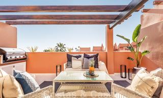 Elegantemente y renovada casa adosada en venta en Aloha, Nueva Andalucía, Marbella 23794 