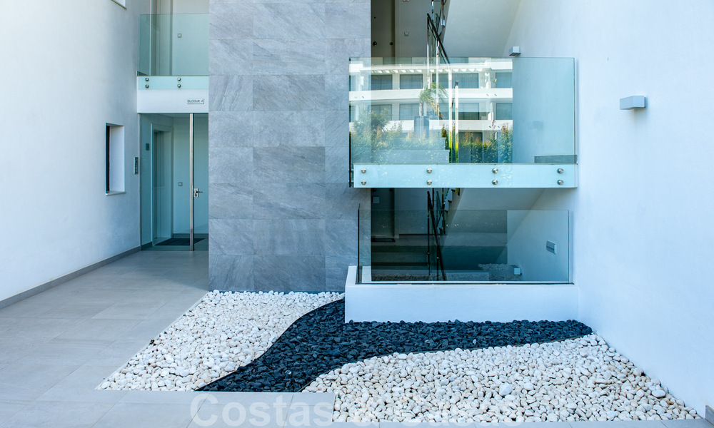 Cataleya en Estepona: apartamentos de diseño moderno en venta listos para mudarse, en el campo de golf de Atalaya entre Marbella y Estepona 36840