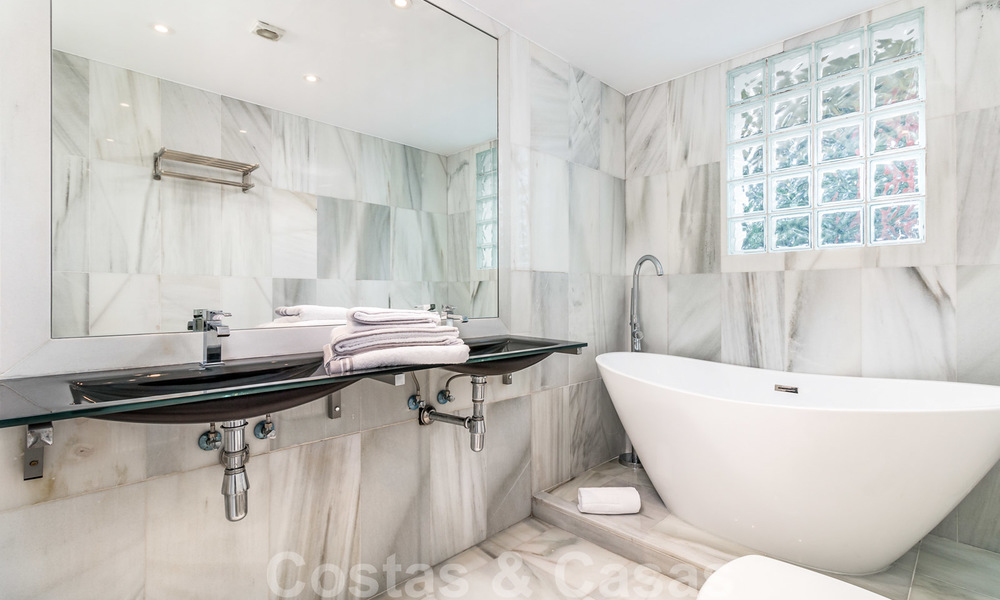 Villa de lujo con estilo Art Deco a la venta en Nueva Andalucía, Marbella 24145