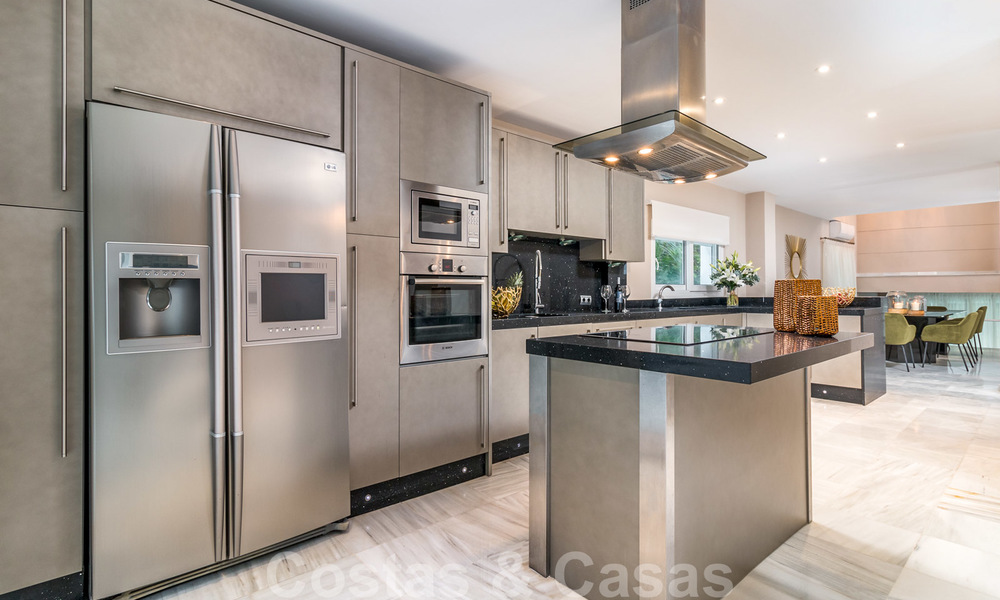 Villa de lujo con estilo Art Deco a la venta en Nueva Andalucía, Marbella 24154