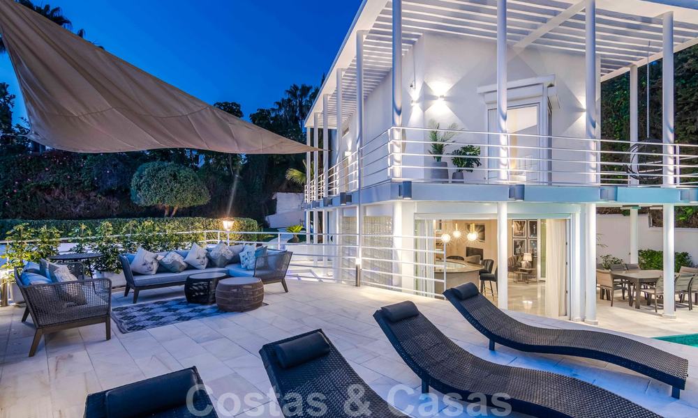 Villa de lujo con estilo Art Deco a la venta en Nueva Andalucía, Marbella 24180