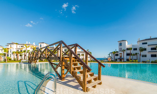Elegantes y modernos apartamentos nuevos con vistas panorámicas a la montaña y al mar en venta en las colinas de Estepona 24372 