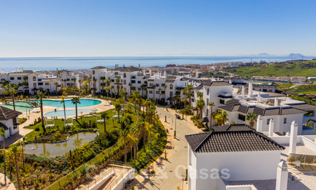 Elegantes y modernos apartamentos nuevos con vistas panorámicas a la montaña y al mar en venta en las colinas de Estepona 24378