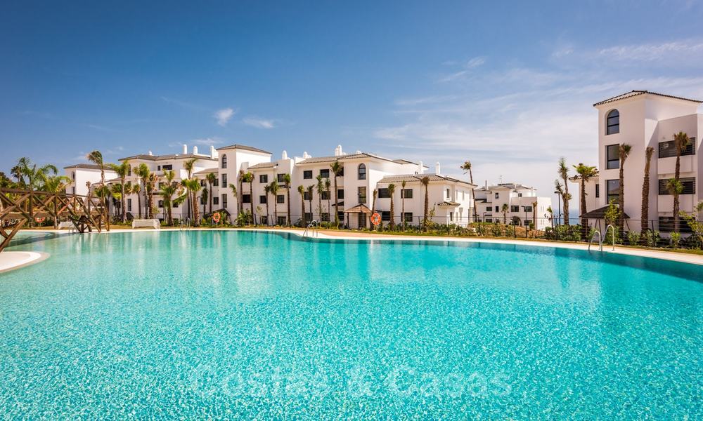 Elegantes y modernos apartamentos nuevos con vistas panorámicas a la montaña y al mar en venta en las colinas de Estepona 24385