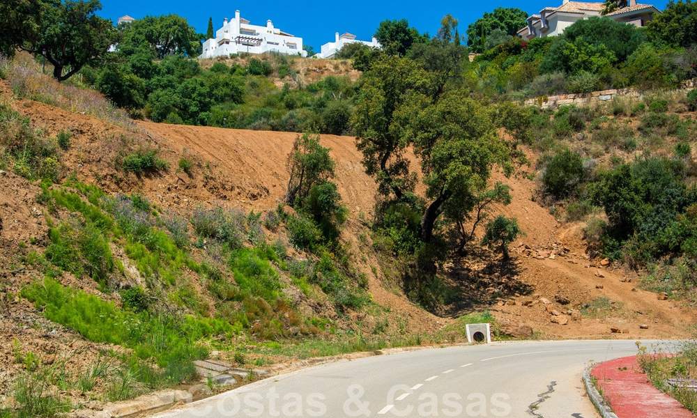 Villa moderna de nueva construcción con impresionantes vistas a la montaña y al mar en venta en las colinas del este de Marbella 24448