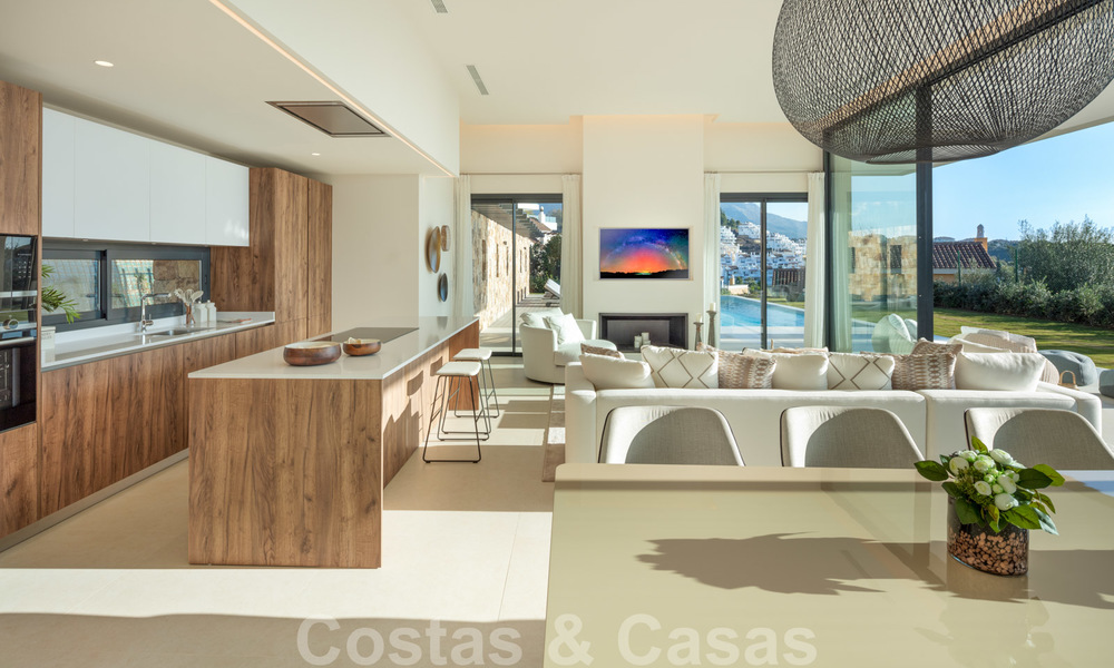 Villas modernas contemporáneas de nueva construcción en venta en Nueva Andalucía, Marbella 24459