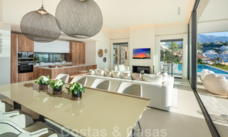 Villas modernas contemporáneas de nueva construcción en venta en Nueva Andalucía, Marbella 24461 
