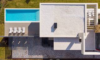 Villas modernas contemporáneas de nueva construcción en venta en Nueva Andalucía, Marbella 24473 