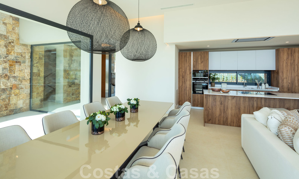 Villas modernas contemporáneas de nueva construcción en venta en Nueva Andalucía, Marbella 24481