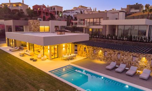 Villas modernas contemporáneas de nueva construcción en venta en Nueva Andalucía, Marbella 24482