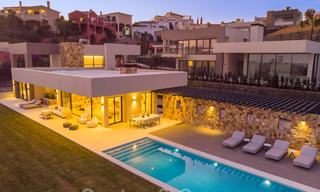 Villas modernas contemporáneas de nueva construcción en venta en Nueva Andalucía, Marbella 24482 