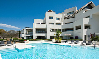 TEE 5 : Modernos apartamentos de lujo en primera línea de golf con impresionantes vistas al golf y al mar en venta en Marbella - Benahavis 24522 