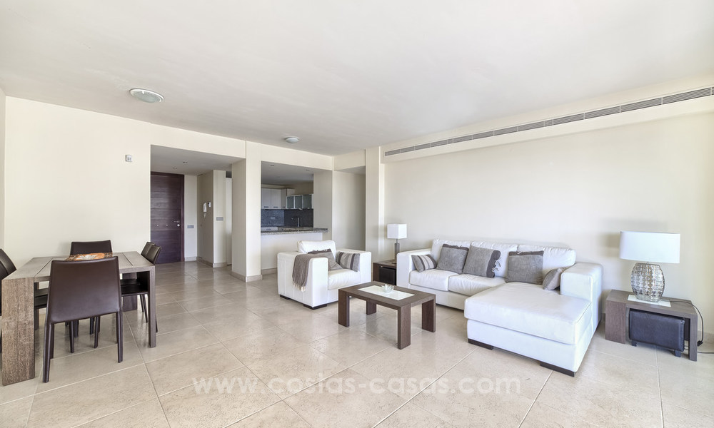 TEE 5 : Modernos apartamentos de lujo en primera línea de golf con impresionantes vistas al golf y al mar en venta en Marbella - Benahavis 24526