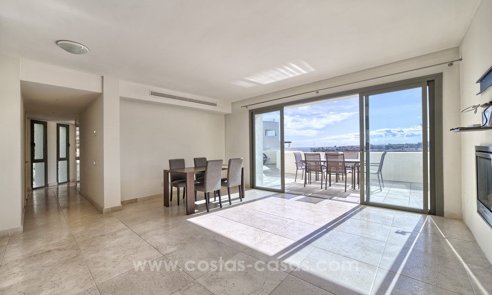 TEE 5 : Modernos apartamentos de lujo en primera línea de golf con impresionantes vistas al golf y al mar en venta en Marbella - Benahavis 24527
