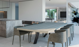 Se vende una exclusiva villa contemporánea con vistas panorámicas al mar en Marbella Este 24600 